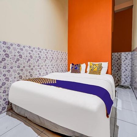 Hotel SPOT ON 91186 Losmen Yanti Bandung Exterior foto