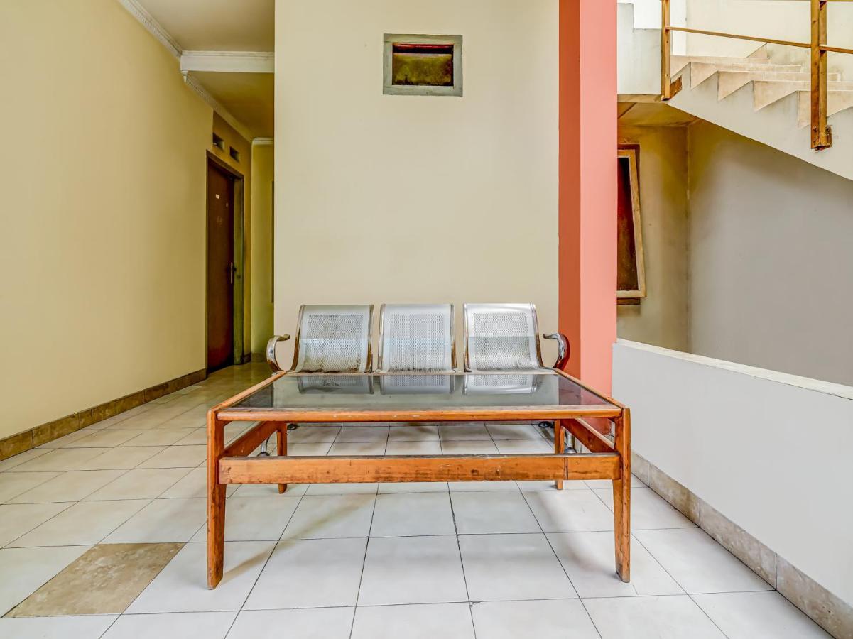 Hotel SPOT ON 91186 Losmen Yanti Bandung Exterior foto