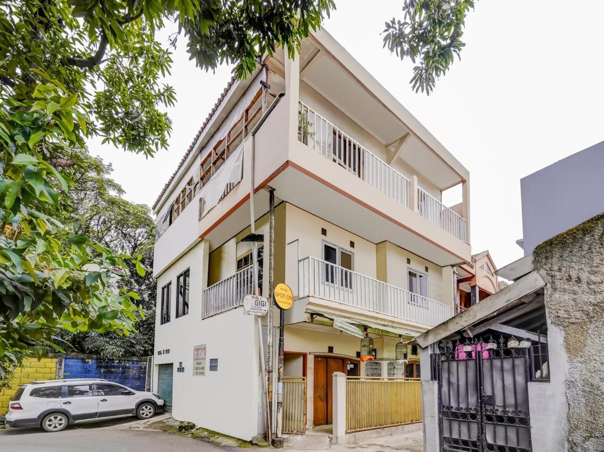 Hotel SPOT ON 91186 Losmen Yanti Bandung Exterior foto