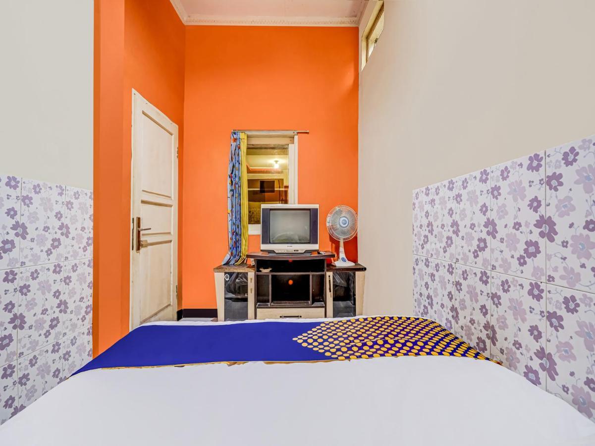 Hotel SPOT ON 91186 Losmen Yanti Bandung Exterior foto